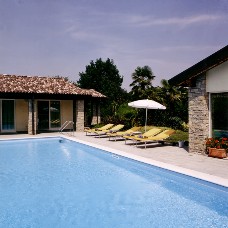 villa con piscina